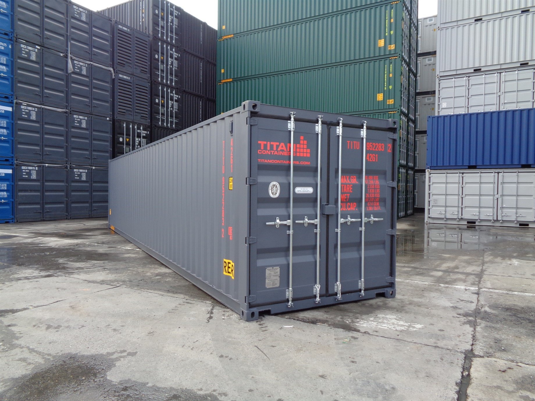 Storage Container with doors on each end 40 grey red outside