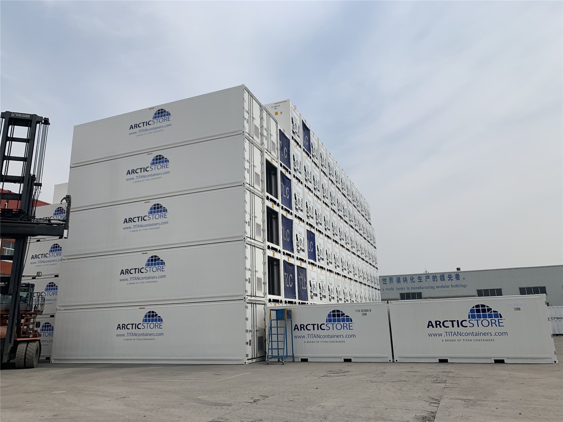 ARCTICSTORE MOVES IN2