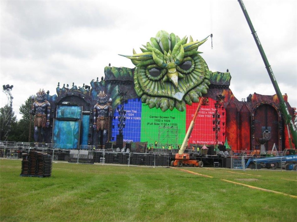 festival stage-2