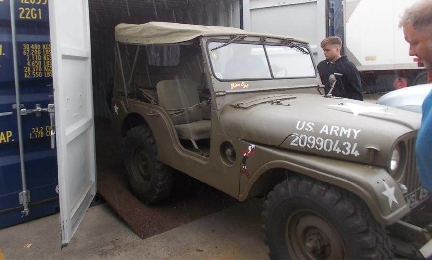 TITAN Containers - Car Storage Army Car