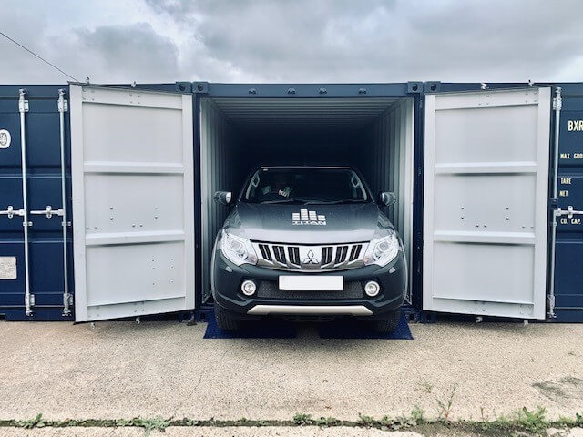 MITSUBISHI Barbarian in TITAN Container
